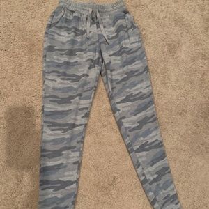 Grace & Lace Camo joggers